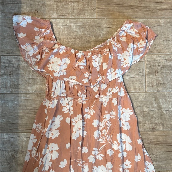Floral Off-Shoulder Dress π΄ - Picture 2 of 3